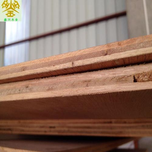 工厂直销漂白杨木胶合板杨木贴面多层板杨木面包装板可混批
